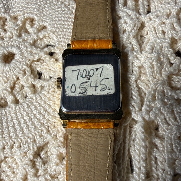 Vintage Axcess Sun and Moon Phase Watch with Blue Velvet pouch and Labeling. - Picture 4 of 8